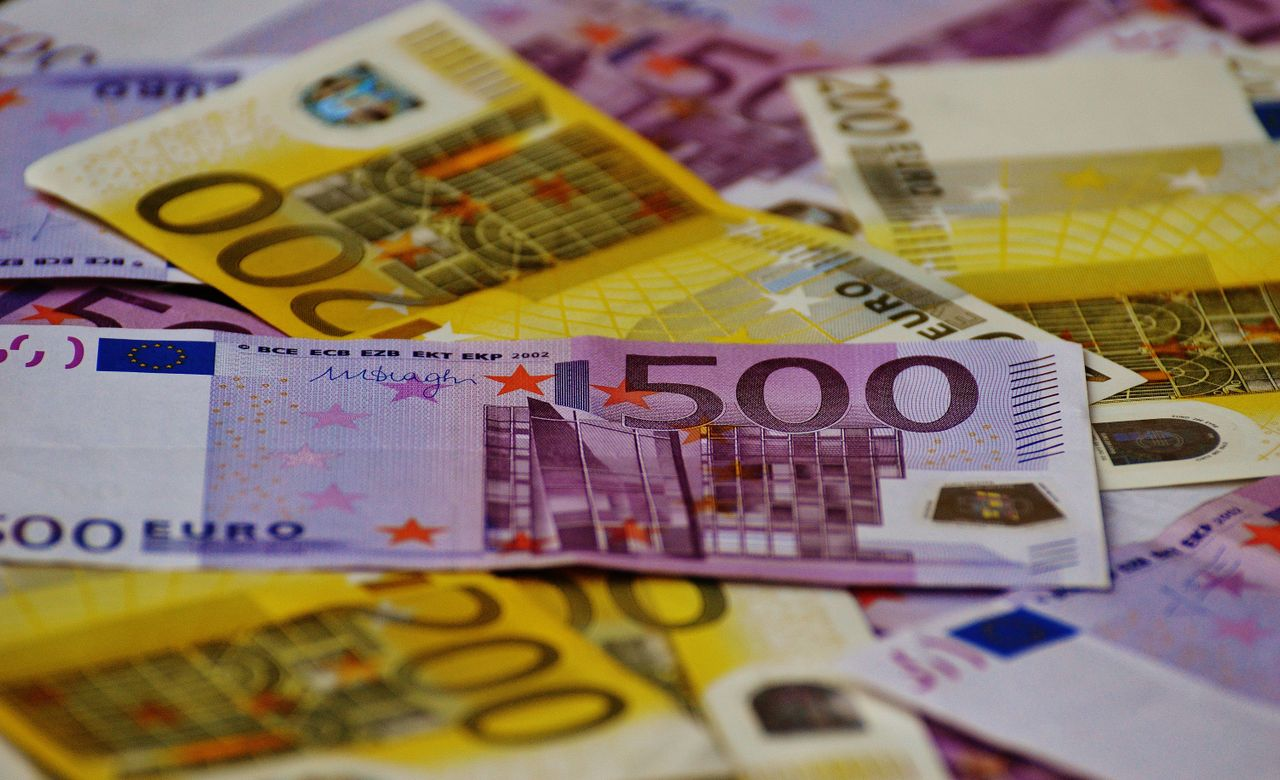 Close up photo of a 500 Euro bill