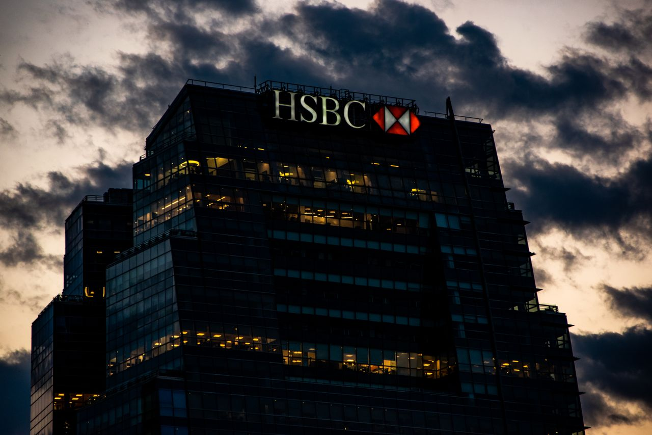 Photo of an HSBC building
