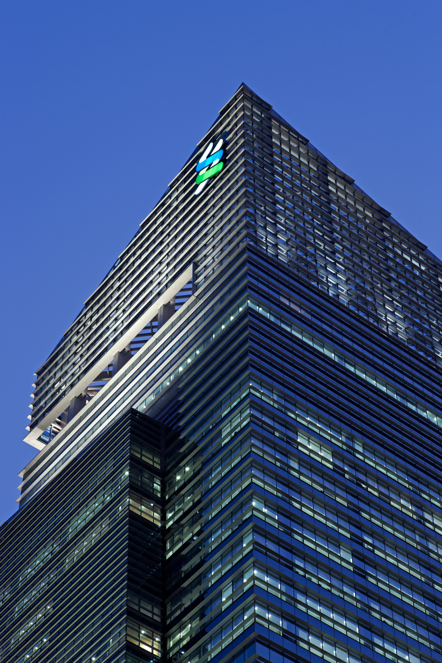 Building photo of Standard Chartered bank