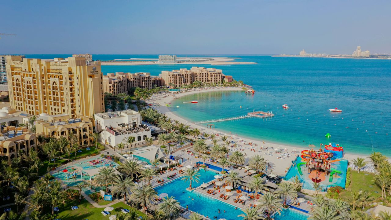 A luxury resort with beach and pool in Ras Al-Khaimah